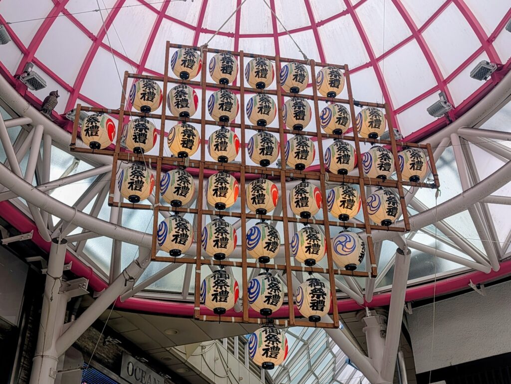 パールセンター「御祭禮」の提灯