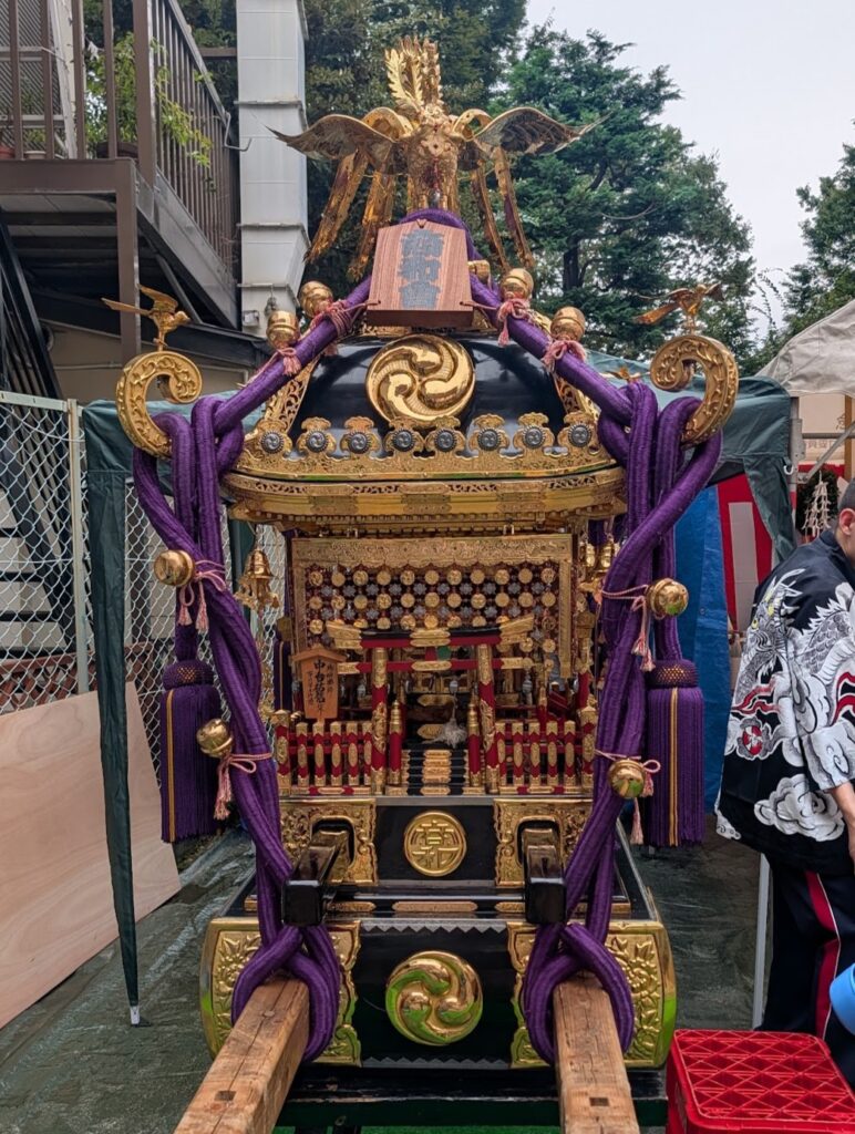 阿佐ヶ谷神明宮例大祭_昼間のお神輿正面写真_大人神輿